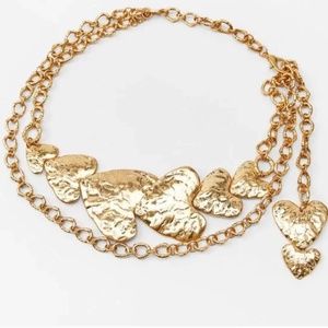 Zara limited eidtion metallic heart belt you cannot miss
| Single piece 🔥